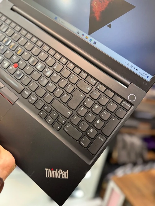 Lenovo ThinkPad E15 FHD - i5 1135G7 - 16Go - 256Go - Intel Iris Xe Graphics