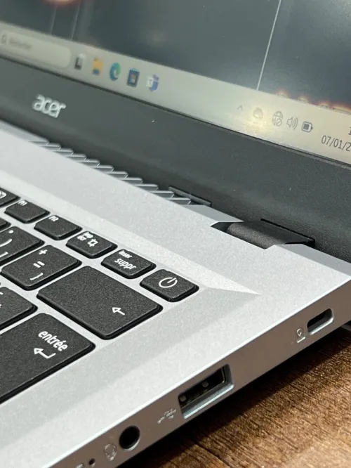 Acer Aspire 3 14" FHD, Ryzen 5 7520U - 16Gb - 512Gb - Radeon Graphics 