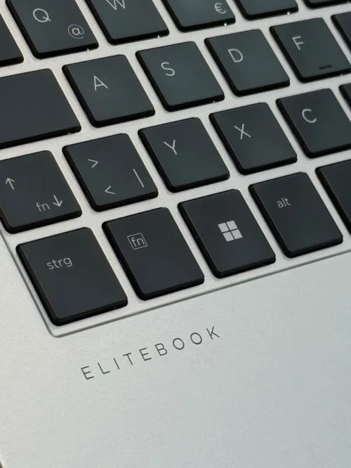 HP EliteBook 840 G10 i5 1340P - 32Go - 512Go - Intel Iris Xe Graphics