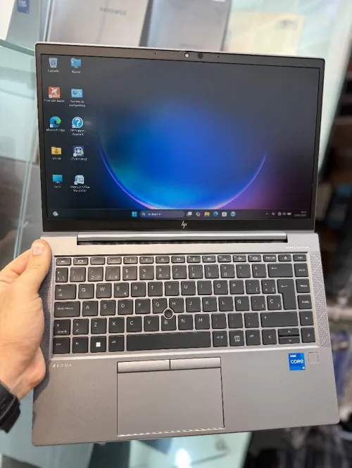 HP Zbook FireFly 14 FHD - i5 1135G7 - 16Go Ram - 512Go SSD - Intel Iris Xe Graphics