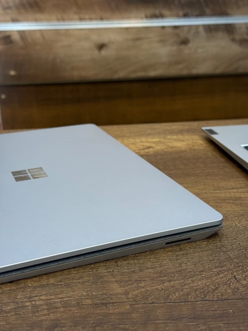 Microsoft SurFace Laptop 5 13.5" i7 1265U - 16Go - 512Go - Intel Iris Xe Graphics
