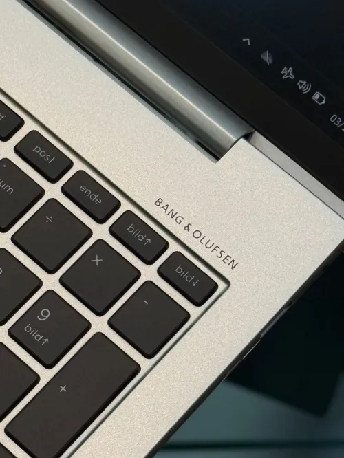 HP EliteBook 860 G9 - Ryzen 5 Pro 6650U - 16Go - 256Go - AMD Radeon 680M
