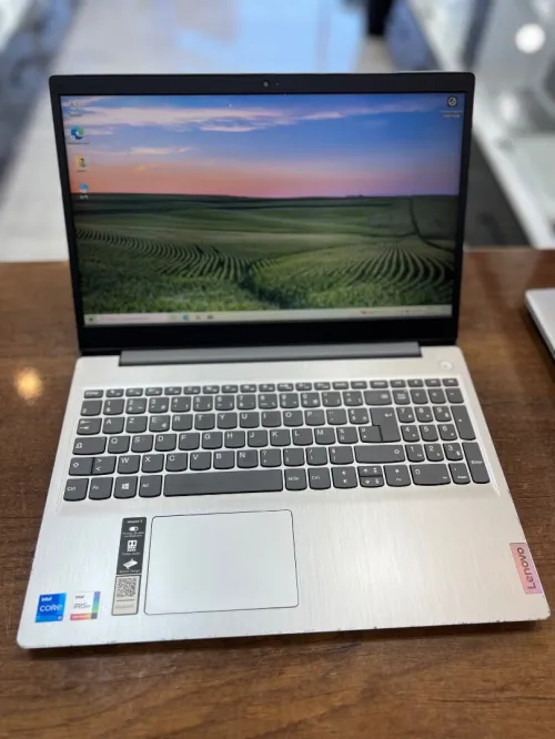 Lenovo IdeaPad 3 15.6" FHD, i5 1135G7 - 8Gb Ram - 256Gb SSD - Intel Iris Xe Graphics 