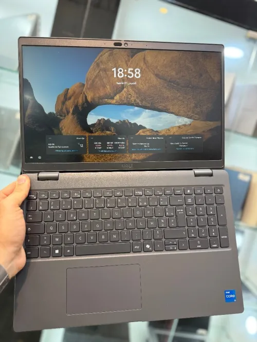 Dell Latitude 3550 FHD - i5 1335U - 16Go - 512Go - Intel Iris Xe Graphics