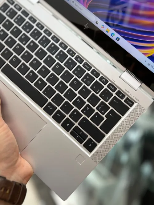 HP EliteBook 830 G7 X360 - i7 10510U - 8Go - 256Go - Intel UHD Graphics 