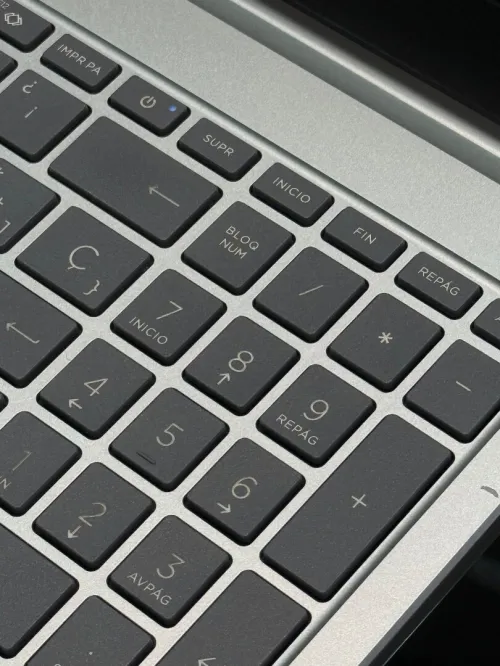 HP Laptop 250 G10 - i5 1334U - 16Go - 512Go - Intel Iris Xe 