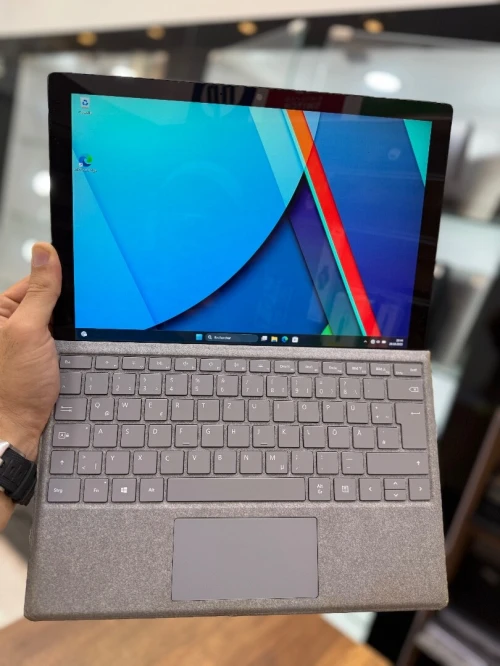Microsoft SurFace Pro 7+ i7 1165G7 - 16Go Ram - 256Go SSD - Intel Iris Xe