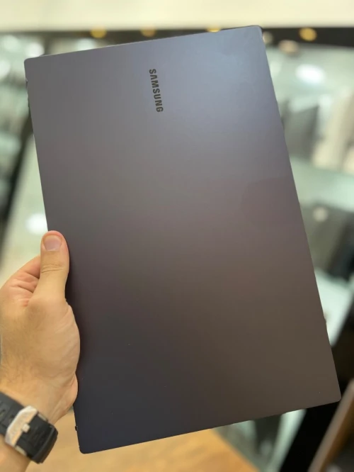 Samsung Galaxy Book FHD - i5 1335U - 8Go - 512Go - Intel Iris Xe Graphics