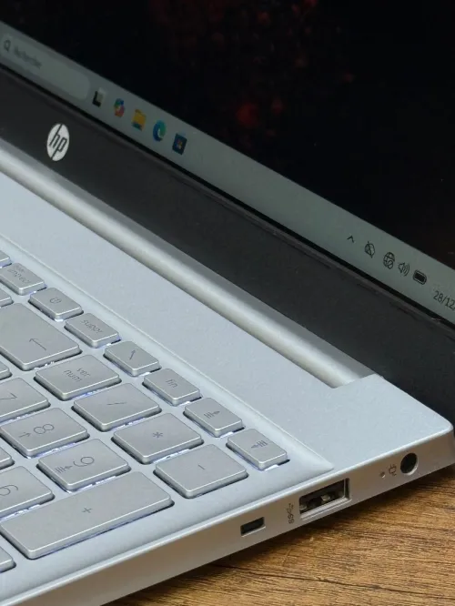 HP PAVILIONS 15 FHD - Ryzen 7 5700U - 16Go - 512Go - AMD Radeon Graphics