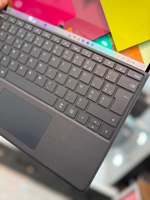 Microsoft Surface Pro 9 - i7 1255U - 16Go - 256Go - Intel Iris Xe 