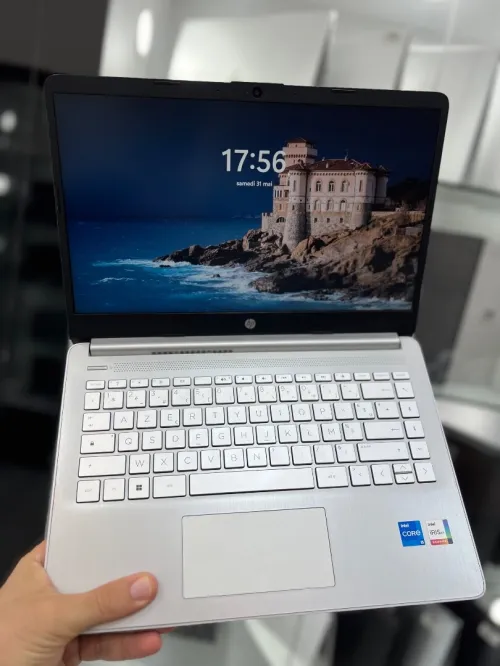 HP Laptop 14 - i5 1245U - 16Gb - 256Gb - Intel Iris Xe Graphics 