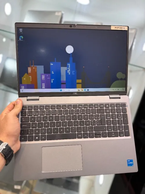 Dell Latitude 5520 FHD - i5 1135G7 - 8Go Ram - 256Go SSD - Intel Iris Xe Graphics