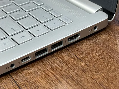HP Laptop 14 - i5 1245U - 16Gb - 256Gb - Intel Iris Xe Graphics 