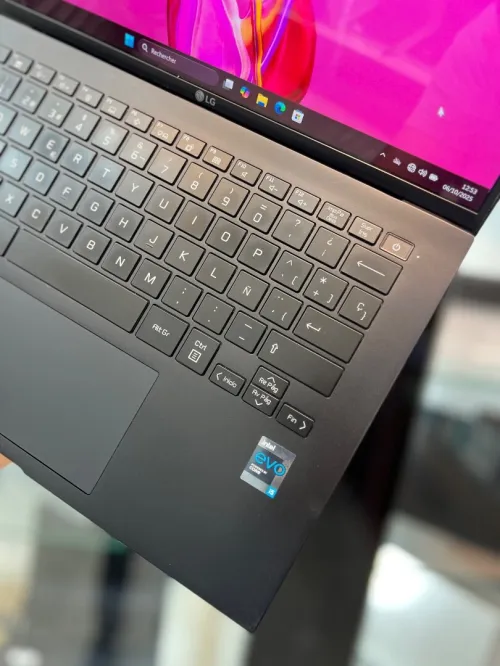 LG GRAM OLED - i5 1135G7 - 16Go - 512Go - Intel Iris Xe Graphics