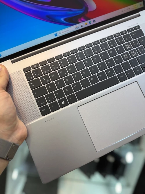 HP ZBOOK STUDIO 16 G10 4K - i7 13800H - 32Go - 1To - RTX 2000 8Go
