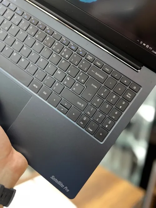 Toshiba DynaBook 15.6" FHD - i5 1035G1 - 8Go - 256Go - Intel UHD Graphics 