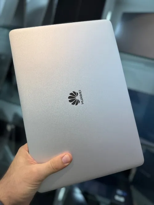 Huawei MateBook D14 FHD - Ryzen 5 2500U - 8Go - 256Go - Vega 8 Graphics