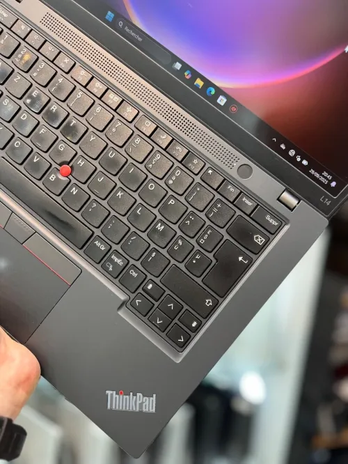 Lenovo ThinkPad T14s - Ryzen 7 Pro 6850U - 16Go - 256Go - Radeon 680M