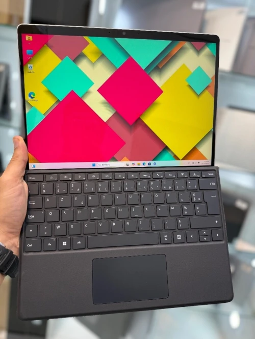Microsoft Surface Pro 9 - i7 1255U - 16Go - 256Go - Intel Iris Xe 