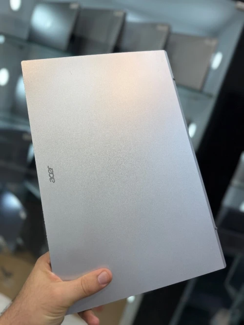 Acer Aspire 3 FHD - Ryzen 7 5700U - 16Go Ram - 512Go SSD - AMD Radeon Graphics