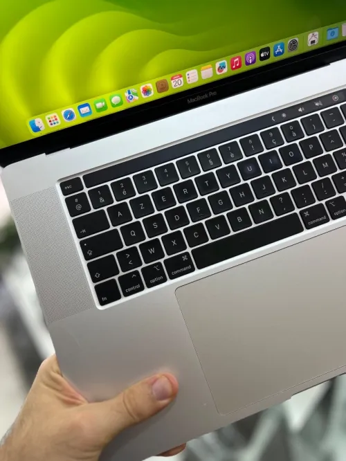 MacBook Pro 2019 i9 16" - 64Gb Ram - 1To SSD - AMD Radeon Pro 5500M 8Gb - Cycle 212