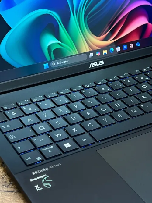 Asus VivoBook S15 OLED 120Hz - Snapdragon X Plus - 16Go - 512Go - Adreno GPU