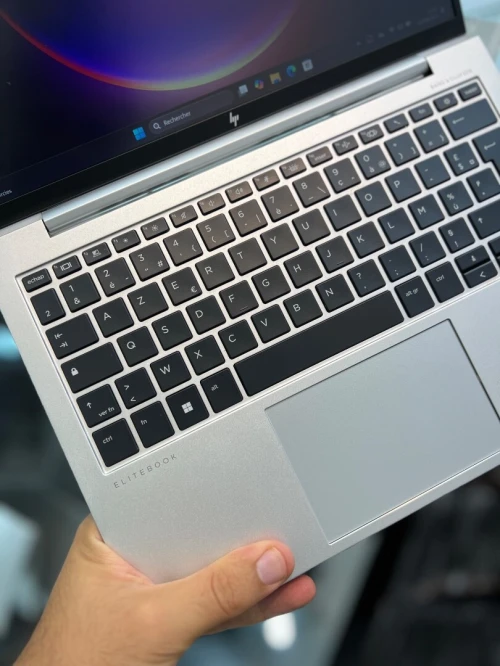 HP EliteBook 830 G10 FHD - i5 1345U - 16Go - 256Go - Intel Iris Xe Graphics 