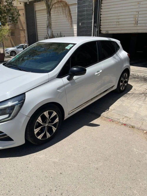 Renault Clio 5 2022 E-tech hybrid