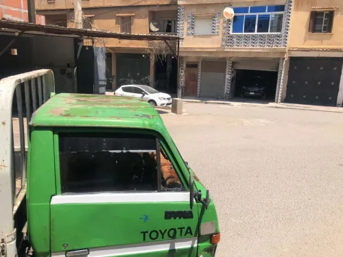 Toyota Bu30 1983