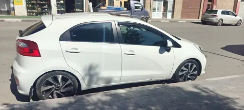 Kia Rio 5 portes 2015 Funny Facelift 