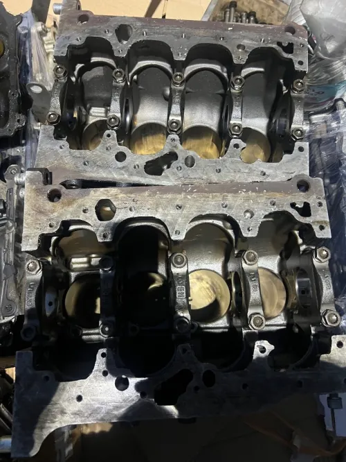 Pièces moteur 2l TDI 122 ch 0.5L