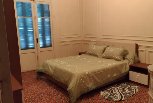 TRES BELLE CHAMBRE A COUCHER