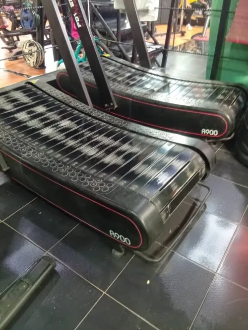 Bans presse et tapis roulant