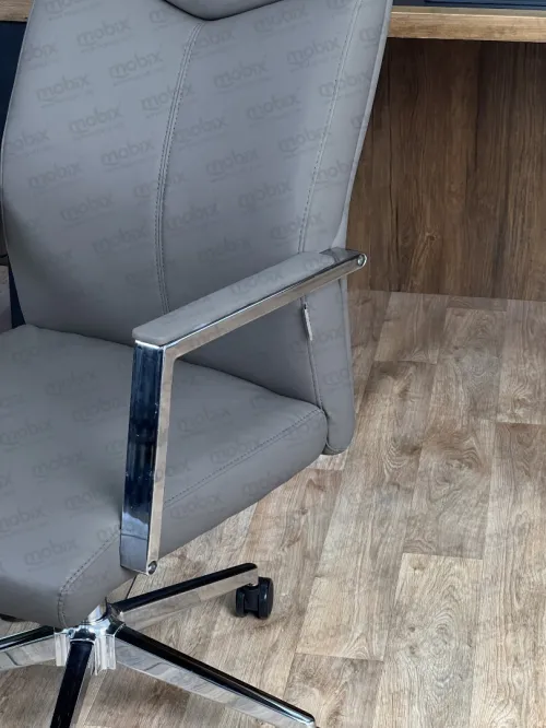 Chaise de bureau AKAR de production algérienne