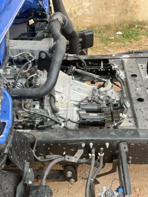 Isuzu NPR 2026
