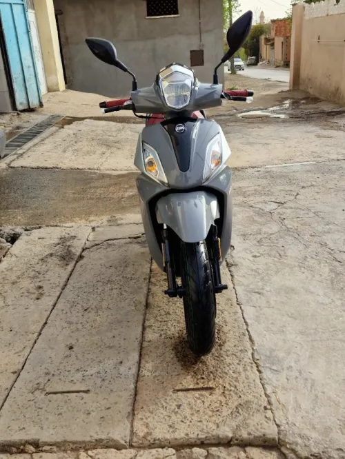 SYM ST 200 