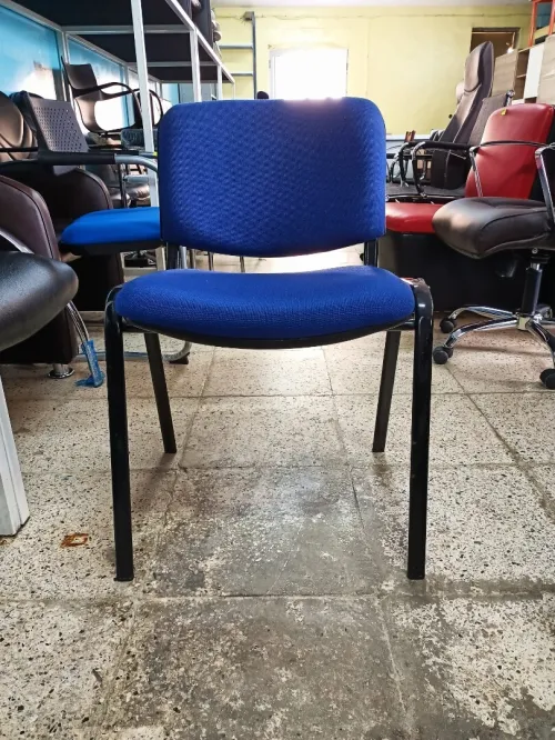 Chaise visiteur en polyuréthane