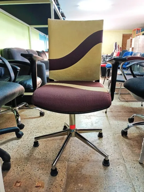 Chaise visiteur ergonomique
