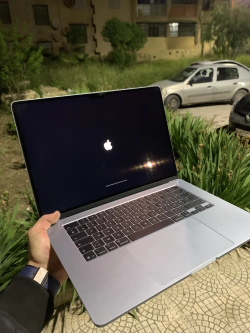 Macbook Air M4 2025