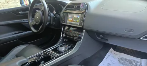 Jaguar Xe 2017 