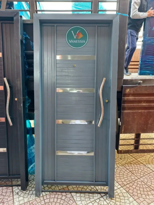 باب حديد حاجة الله يبارك تالي ما يلحقش ب 18500 Porte métallique