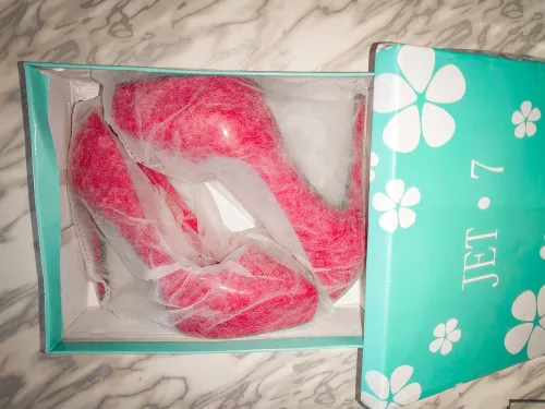 Talons hauts rouge quality فخامة