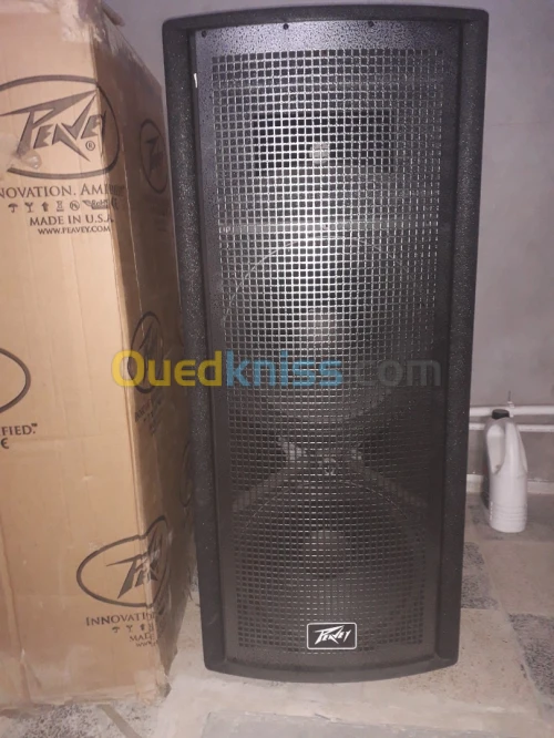 BAFFLES PEAVVEY QW4F AVEC AMPLFICATEURS CS4000