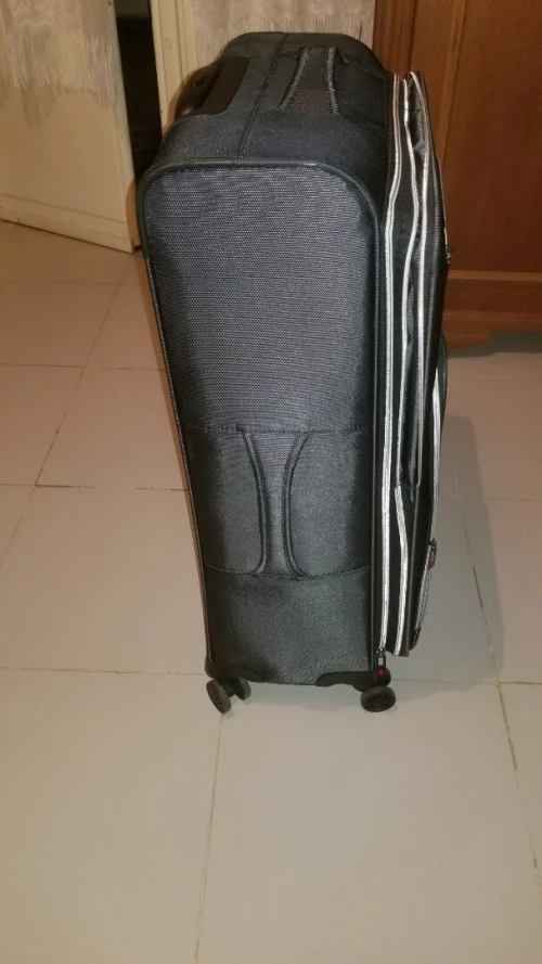 Valise Air Canada munie de barres de renforcement