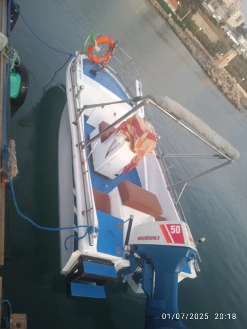 Bateau rigide moteur suzuki 50 CV