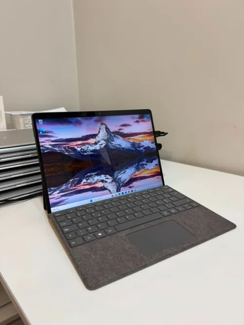 Microsoft Surface Pro 8 256-16 + stylet + pochette clavier