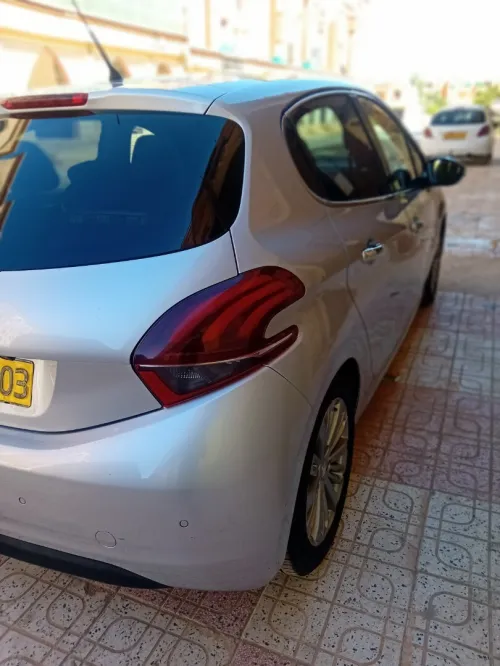 Peugeot 208 2018 Allure Facelift