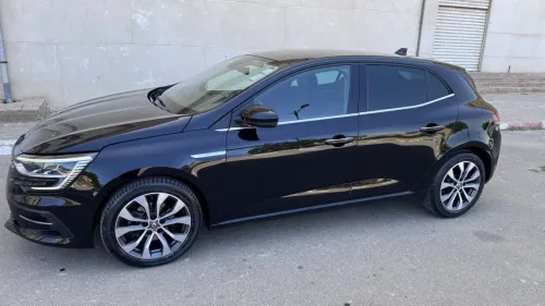 Renault Megane 4  2022 Itens