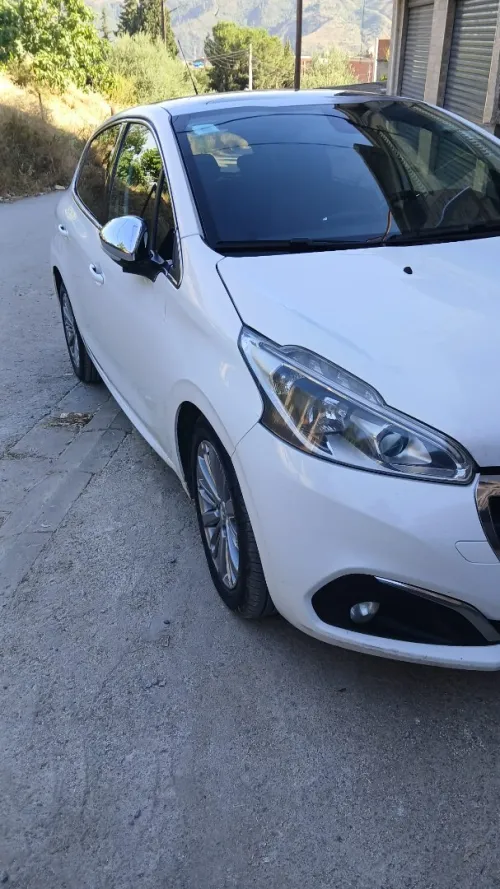 Peugeot 208 2016 Allure Facelift