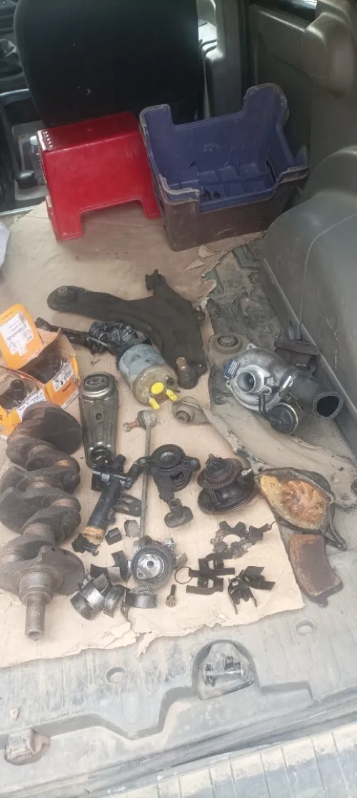 Pièces divers moteur Renault 1.5dci